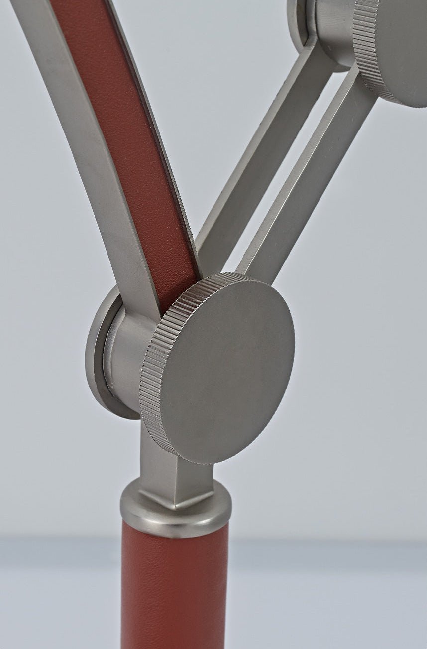 Adjustable Articulated Task Lamp - Image 8