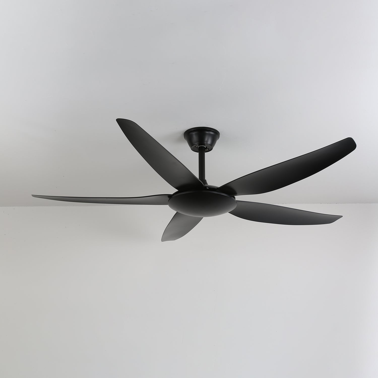 Aeron Noir Ceiling Fan - Image 3