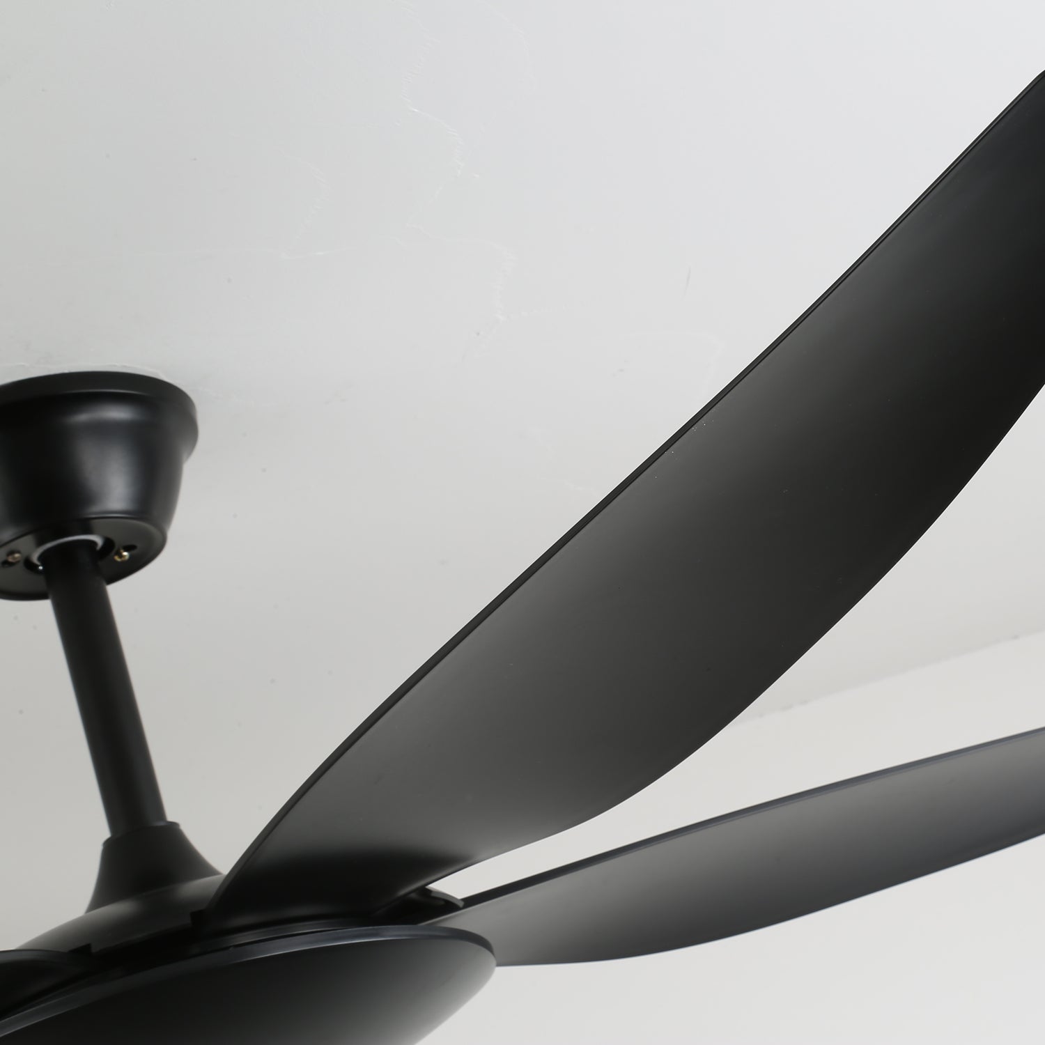 Aeron Noir Ceiling Fan - Image 9